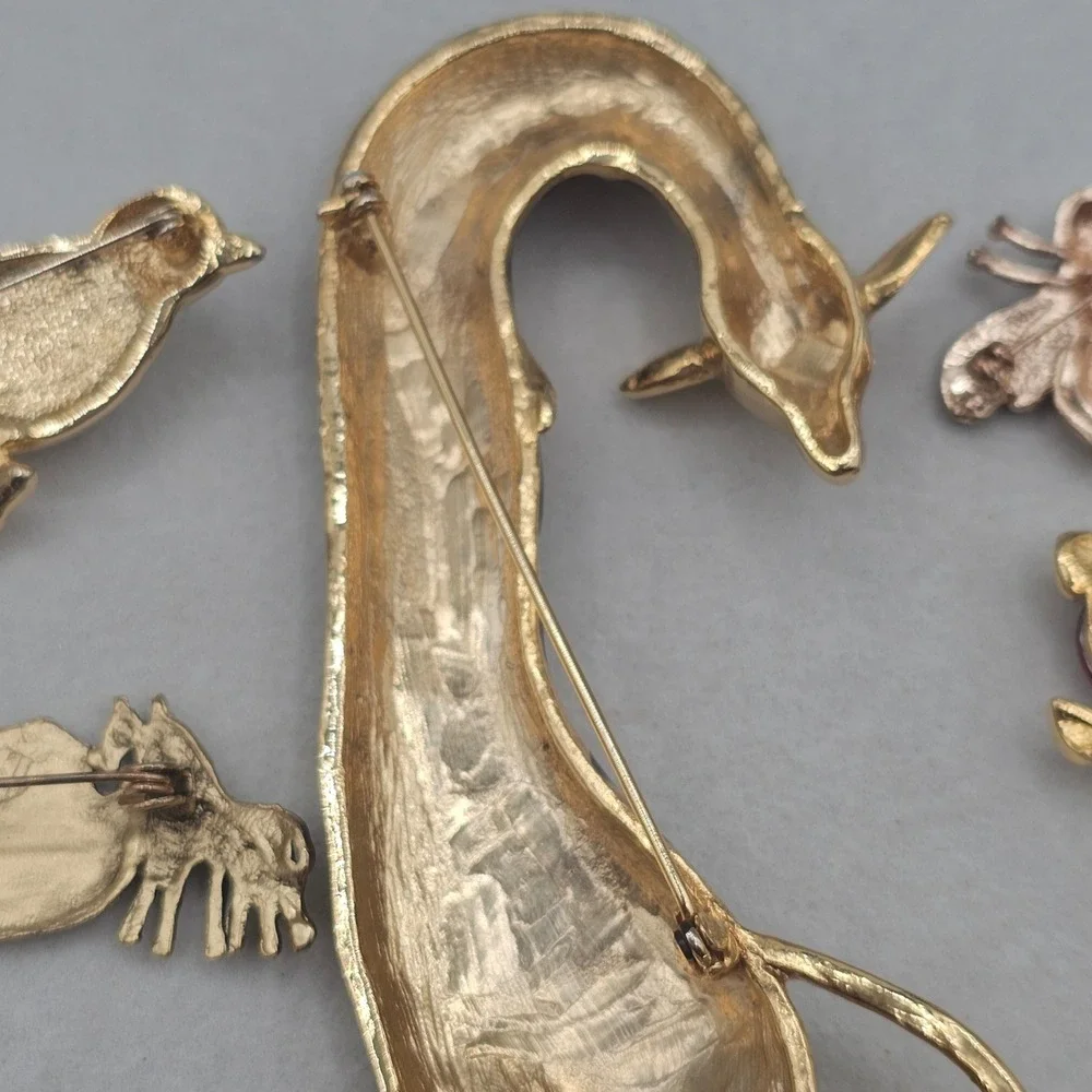 Rhinestone Enamel Animal Brooch Lot Giraffe Elephant Bee Bird 7pc Vintage Modern